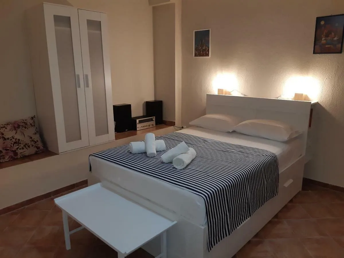 Smart Choice Home Neon Rysion Apartment